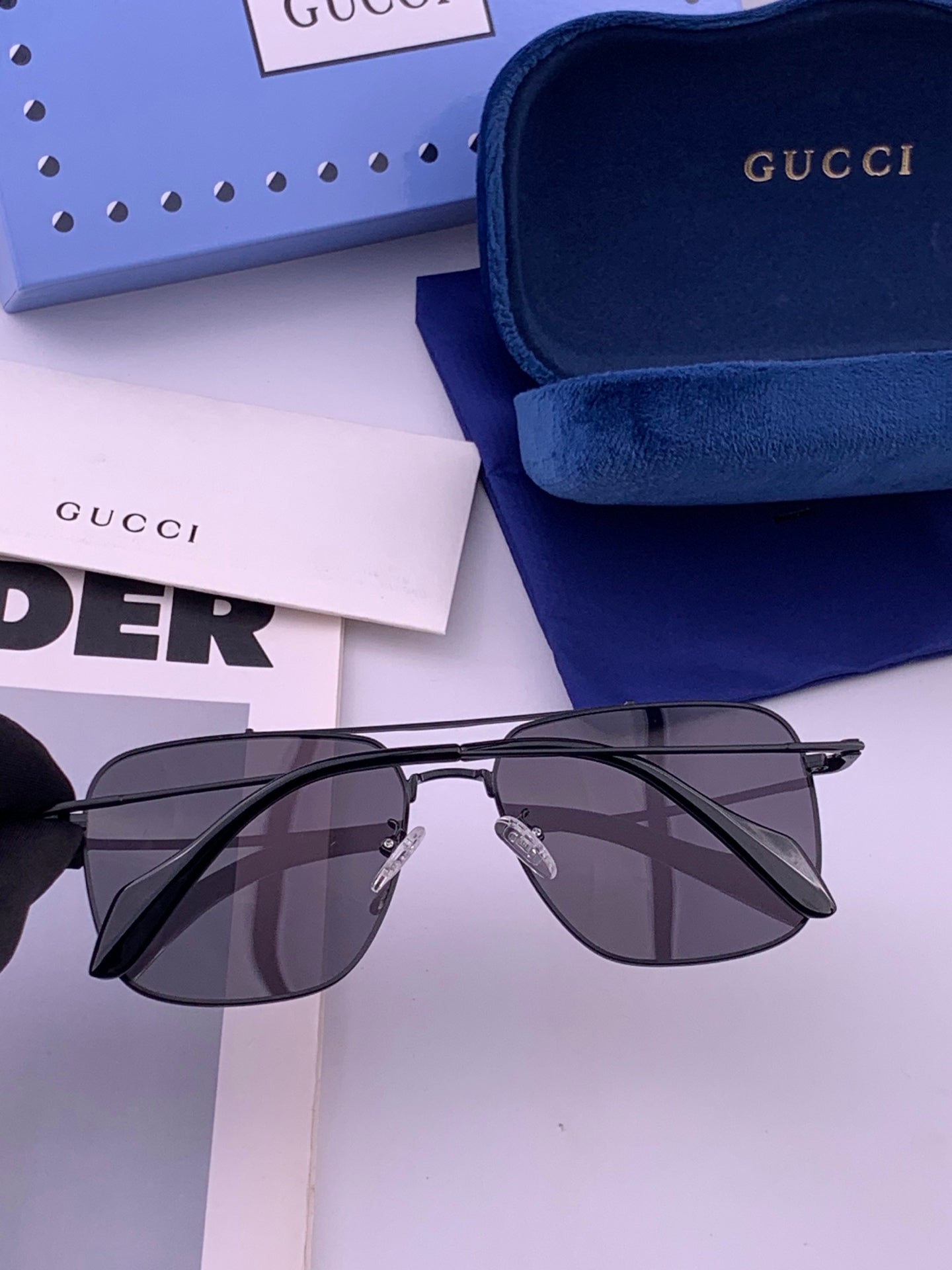GUCCI 26S RECTANGULAR FRAME IN METAL 424706