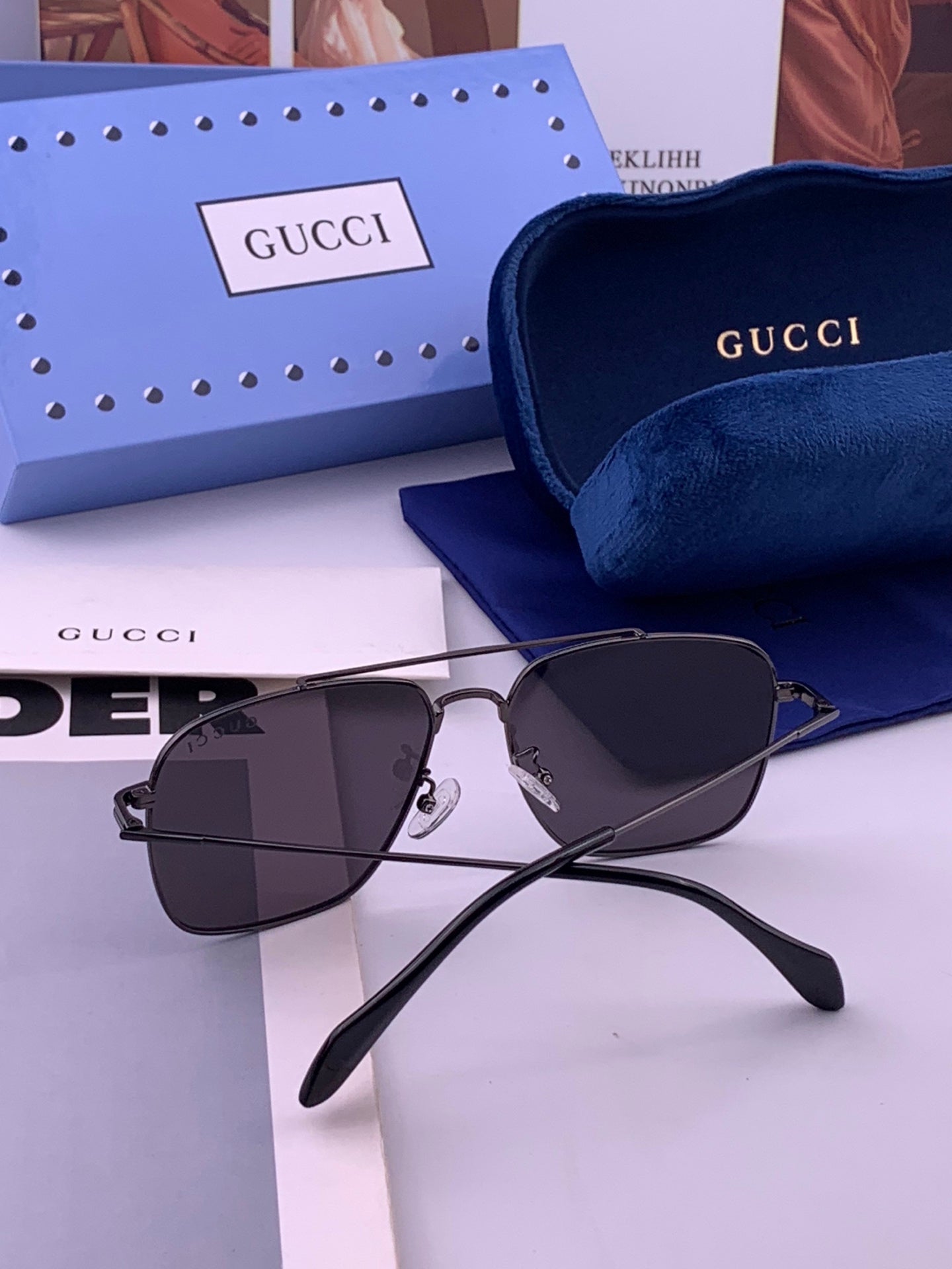 GUCCI 26S RECTANGULAR FRAME IN METAL 424708
