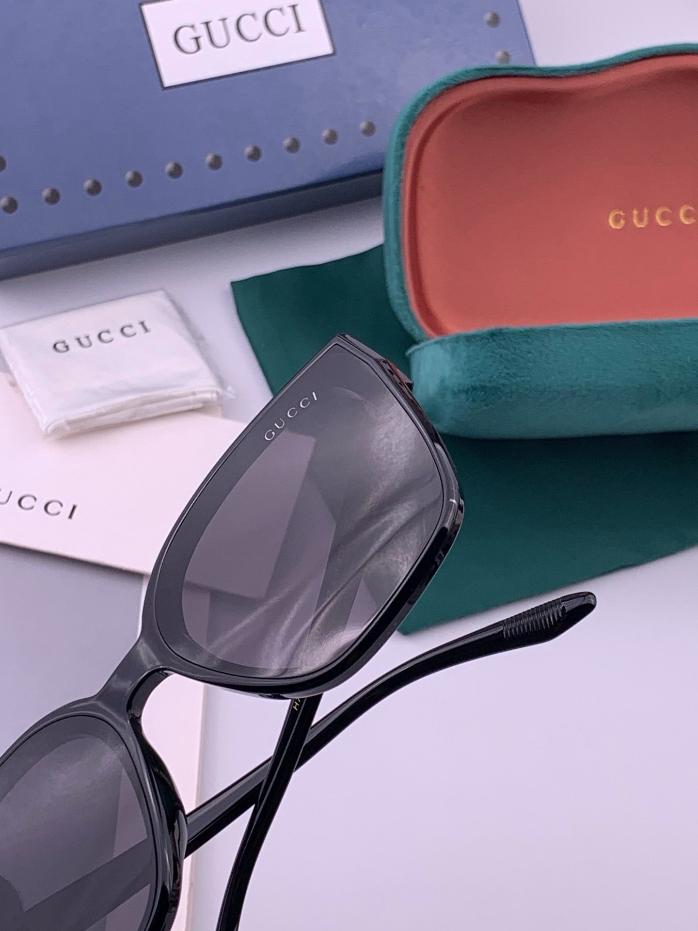 GUCCI 26S SQUARE FRAME IN ACETATE 426550