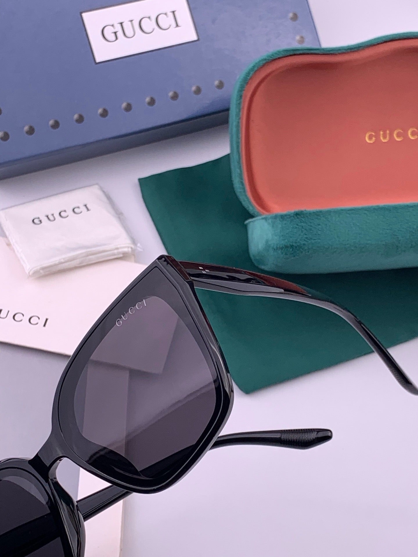 GUCCI 26S SQUARE FRAME IN ACETATE 426550