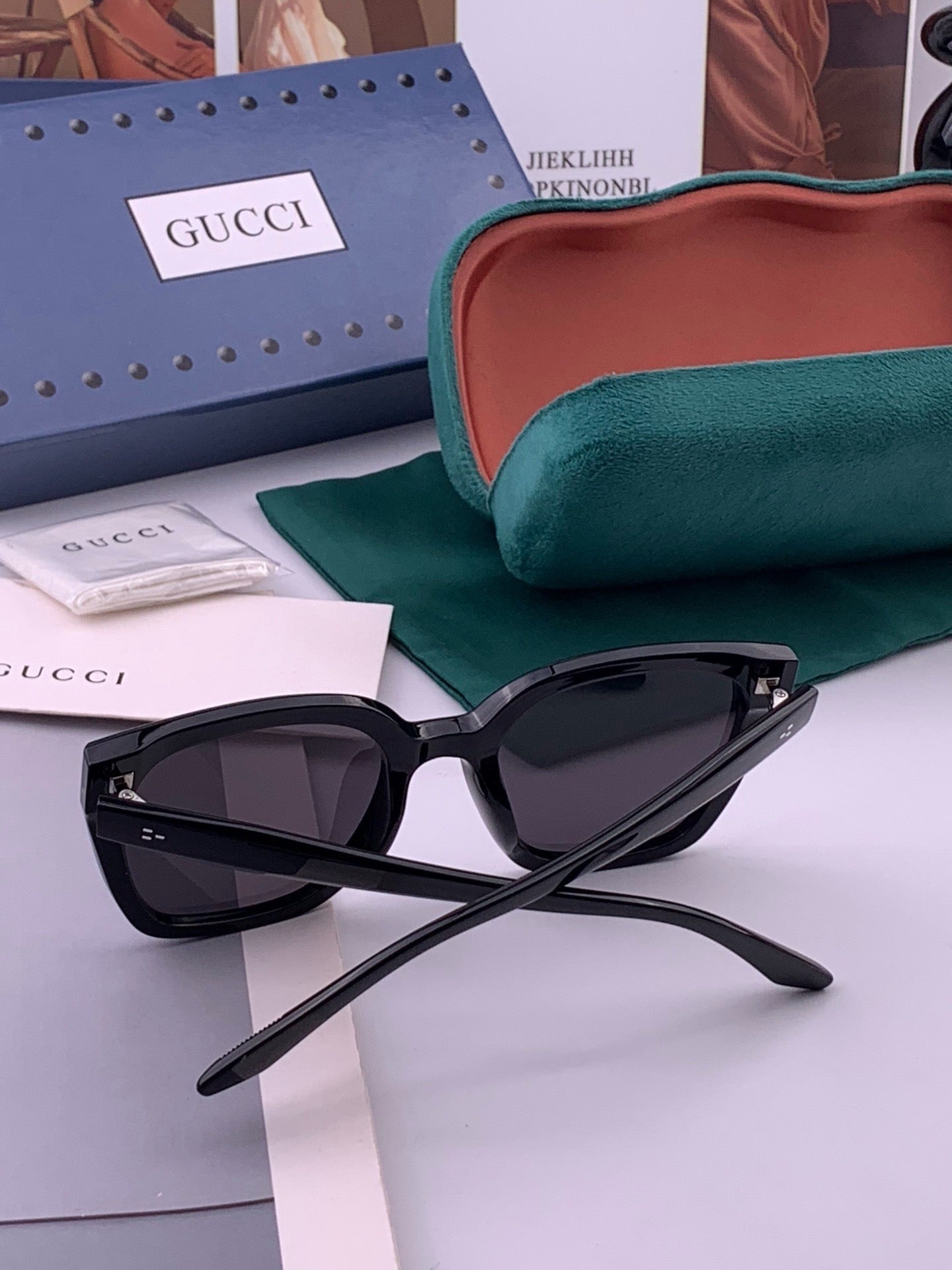 GUCCI 26S SQUARE FRAME IN ACETATE 426550