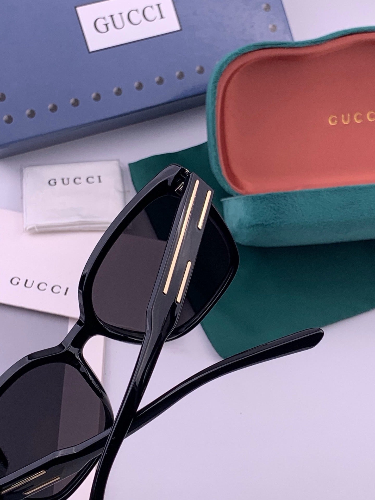 GUCCI 26S SQUARE FRAME IN ACETATE 426551