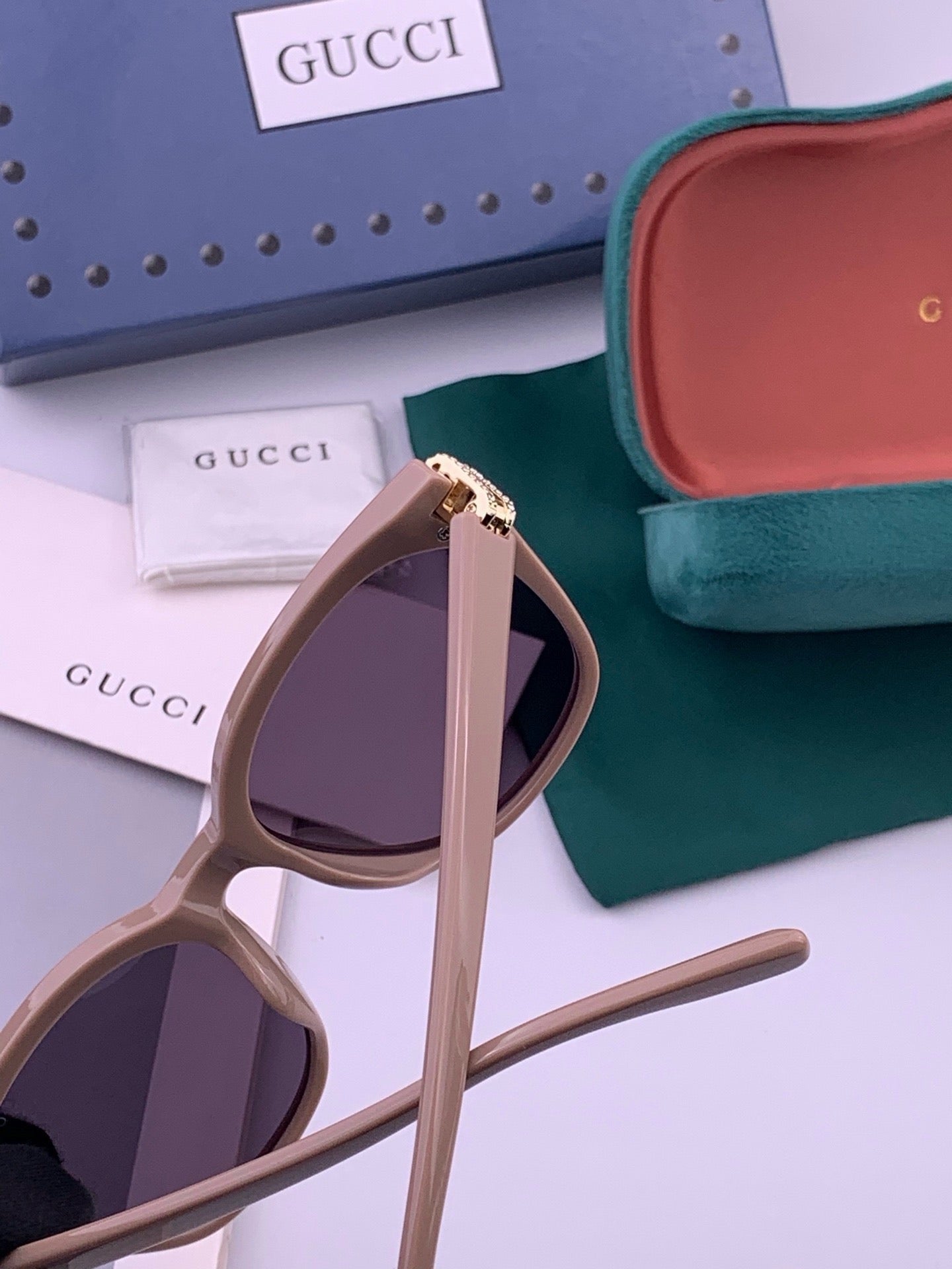 GUCCI 26S SQUARE FRAME IN ACETATE 426555
