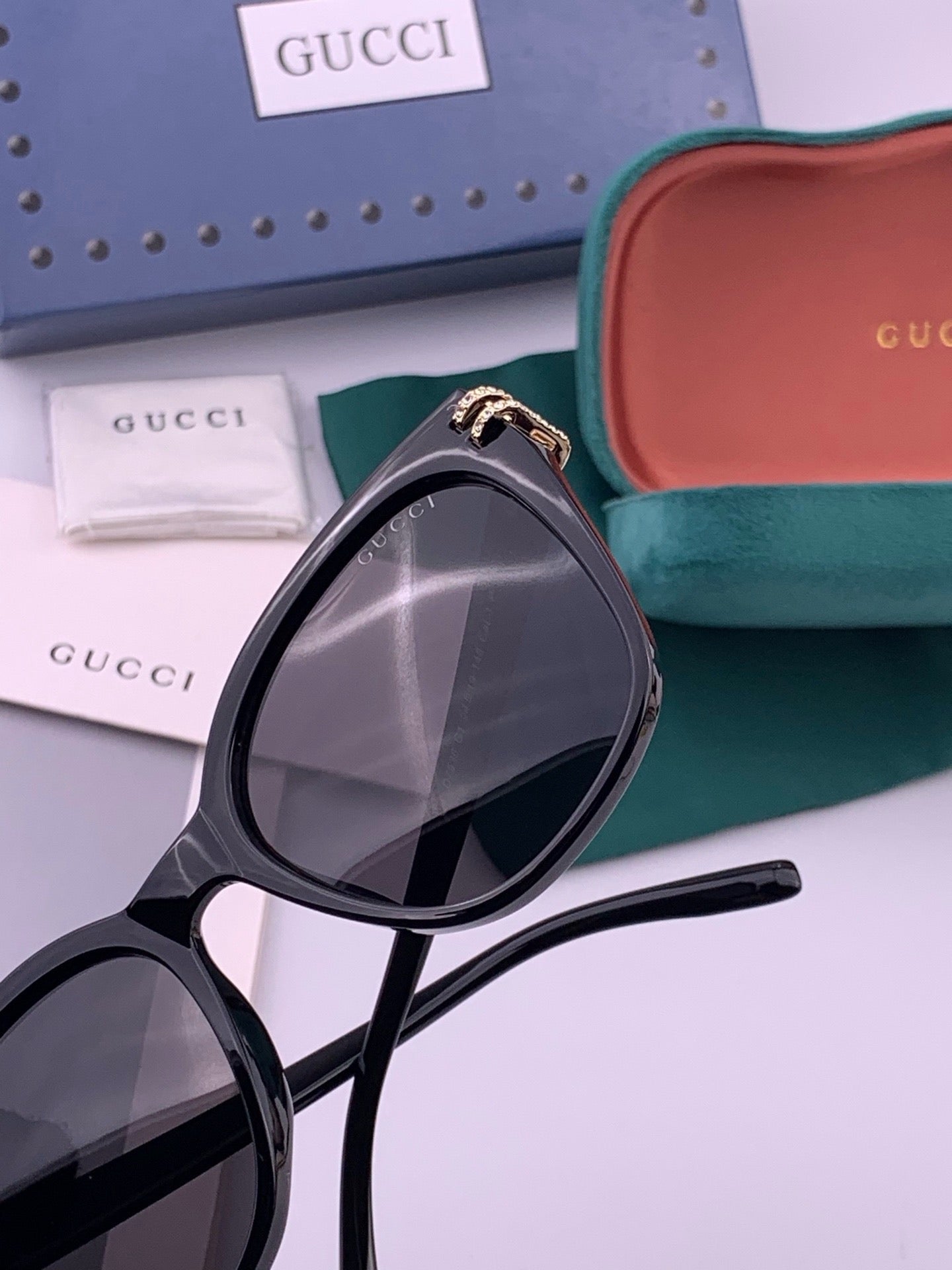 GUCCI 26S SQUARE FRAME IN ACETATE 426556