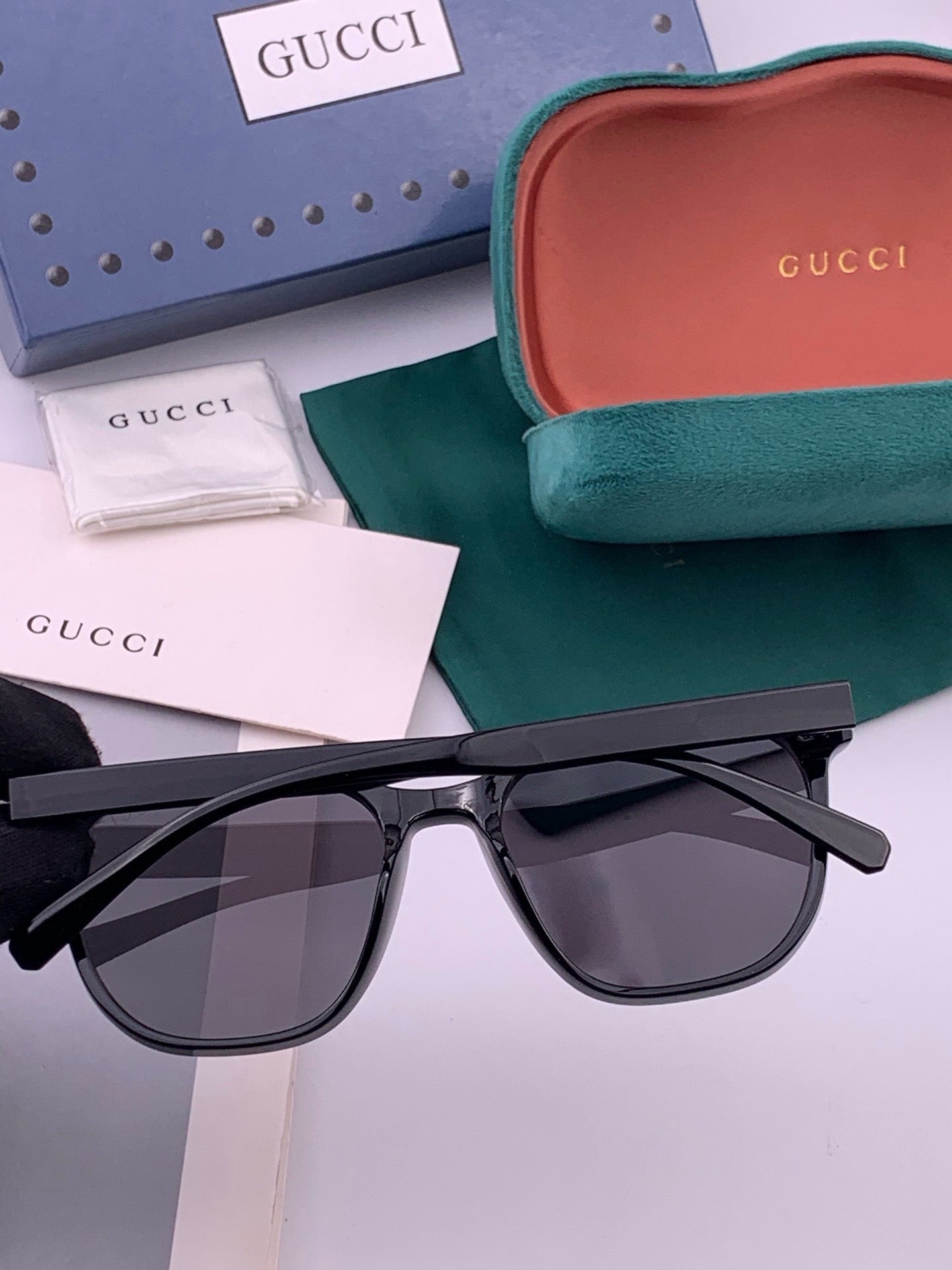 GUCCI 26S SQUARE FRAME IN ACETATE 426558