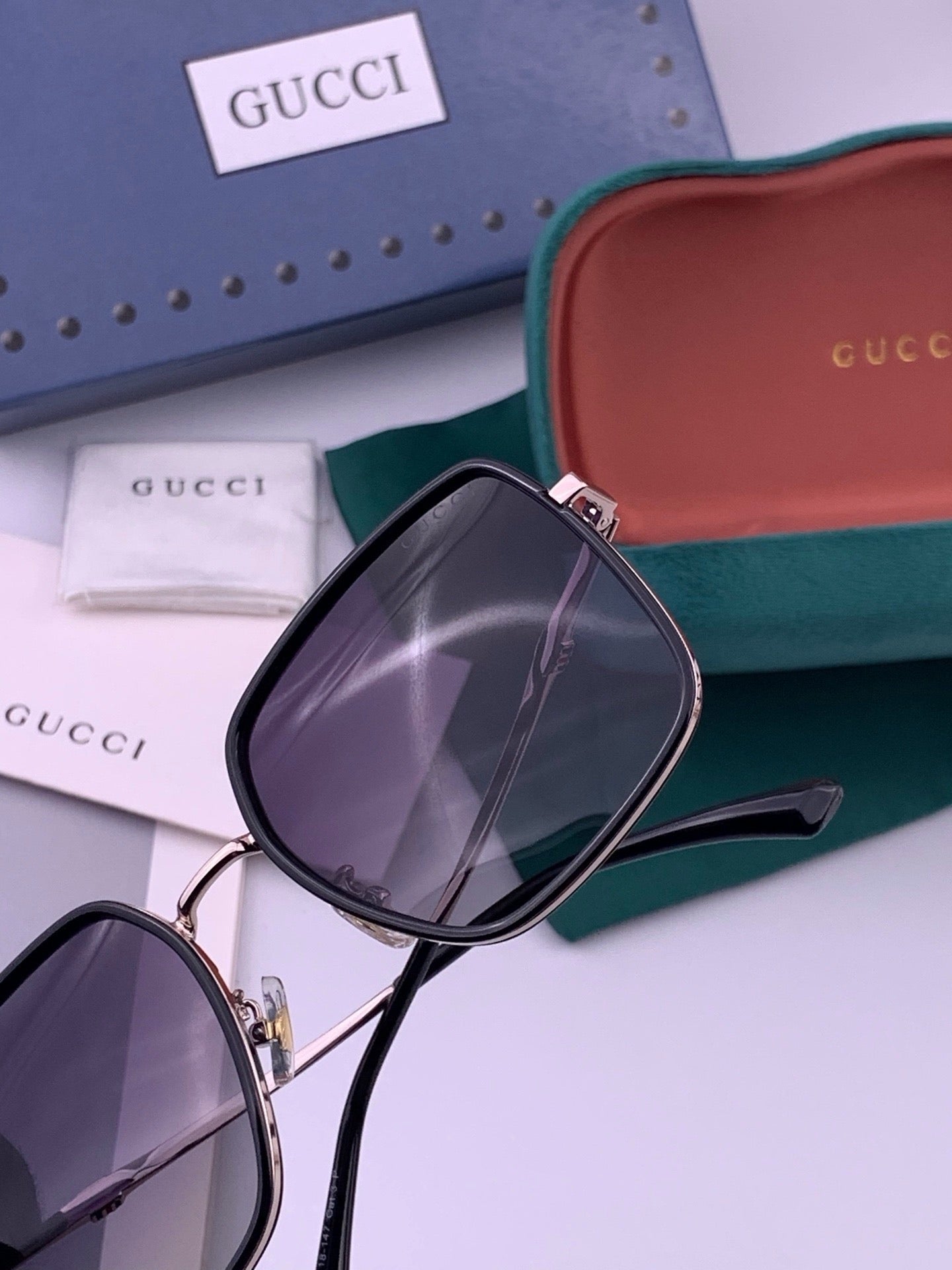 GUCCI 26S SQUARE FRAME IN ACETATE 426560
