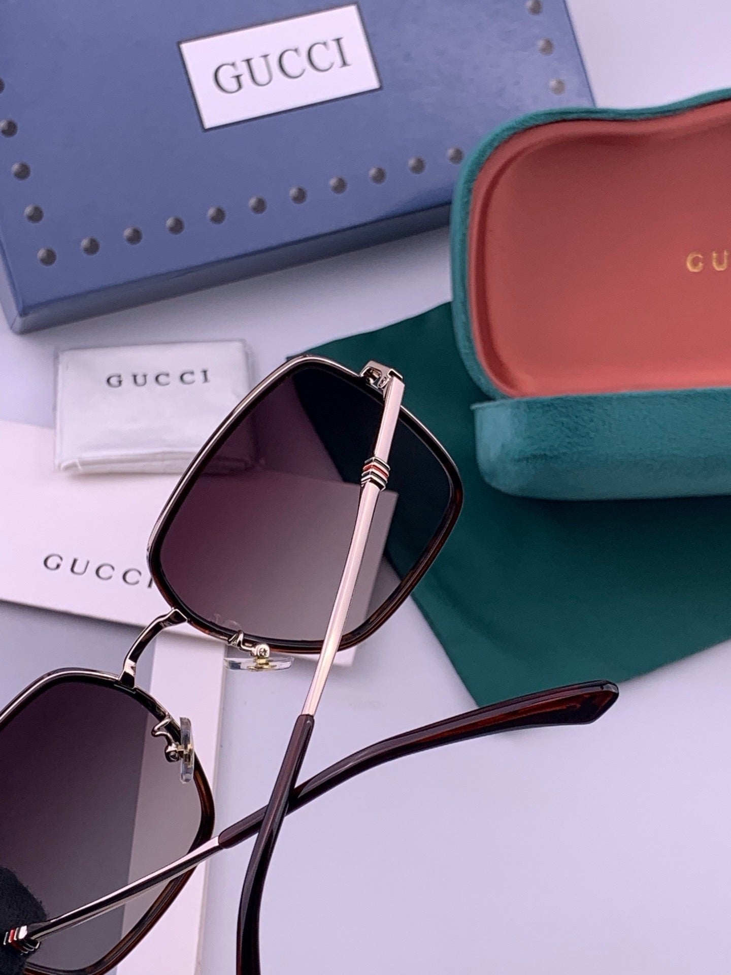 GUCCI 26S SQUARE FRAME IN ACETATE 426561