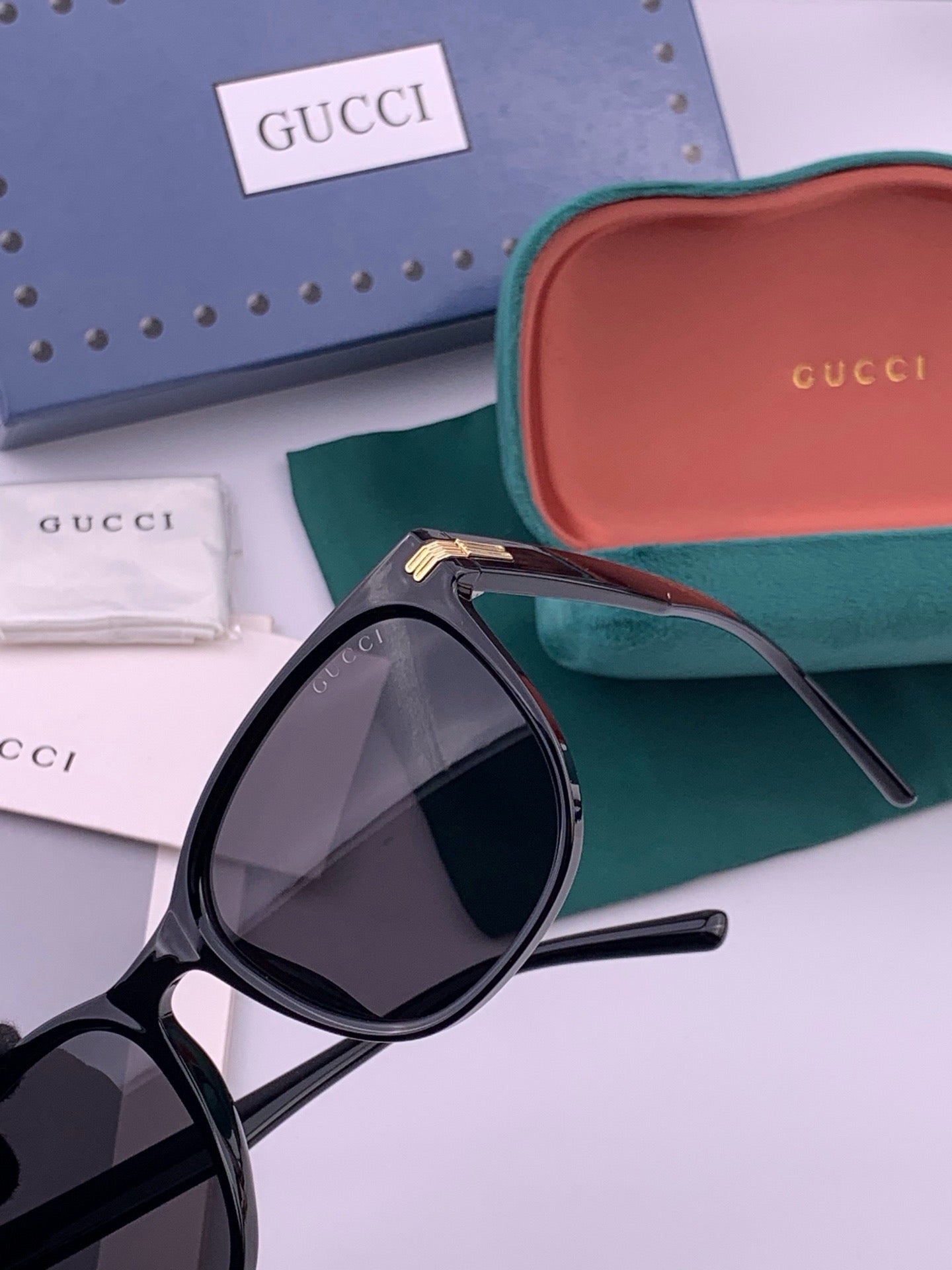 GUCCI 26S SQUARE FRAME IN ACETATE 426562