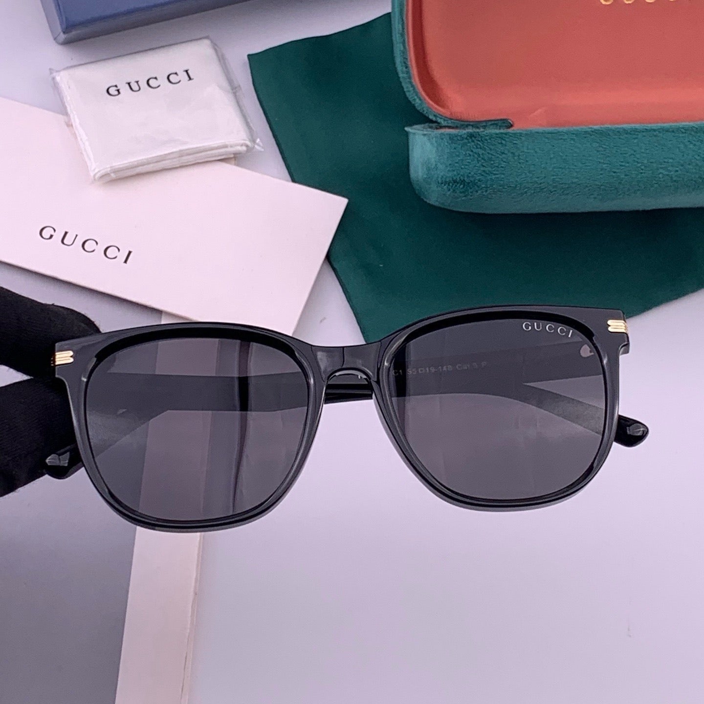 GUCCI 26S SQUARE FRAME IN ACETATE 426562