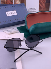 GUCCI 26S SQUARE FRAME IN METAL 426565