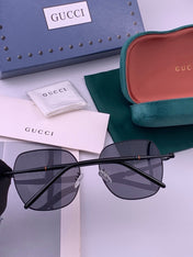GUCCI 26S SQUARE FRAME IN METAL 426565