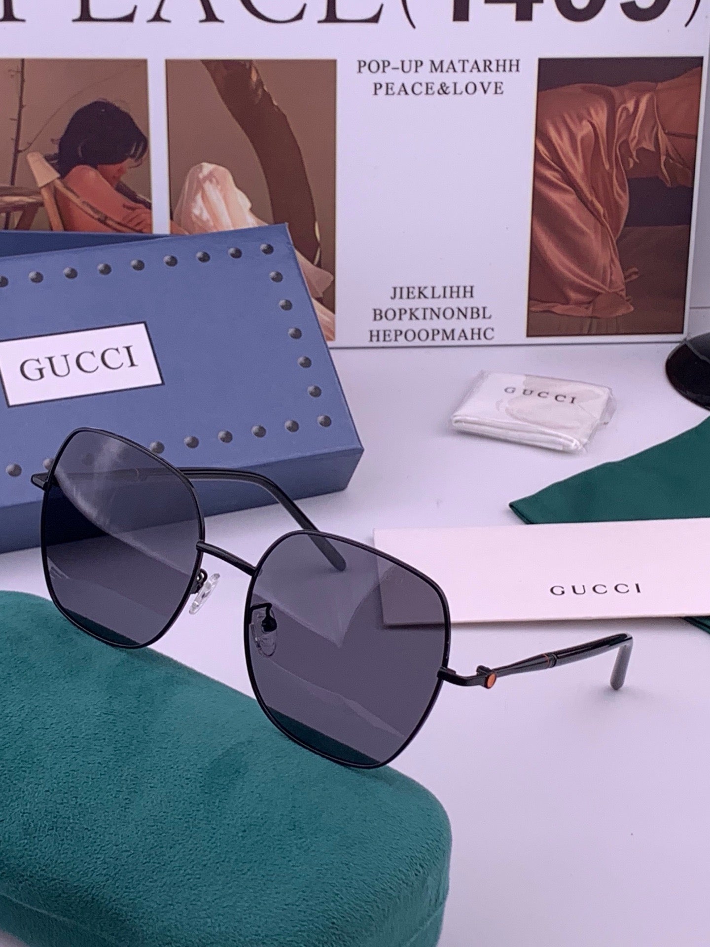 GUCCI 26S SQUARE FRAME IN METAL 426565
