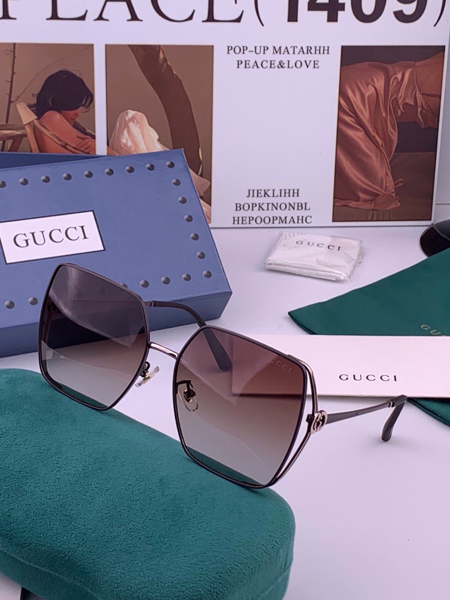 GUCCI 26S SQUARE FRAME IN METAL 426567