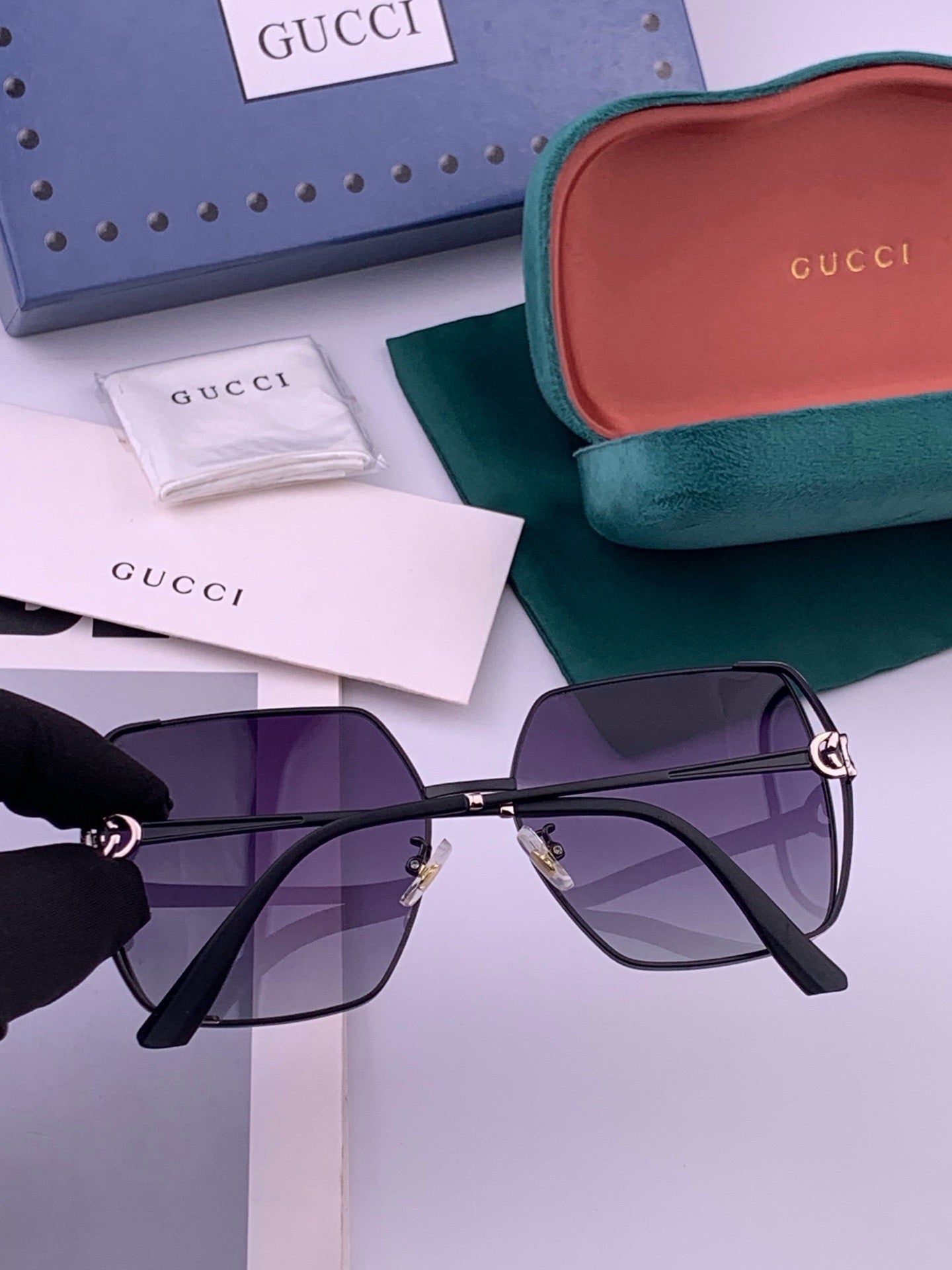 GUCCI 26S SQUARE FRAME IN METAL 426568