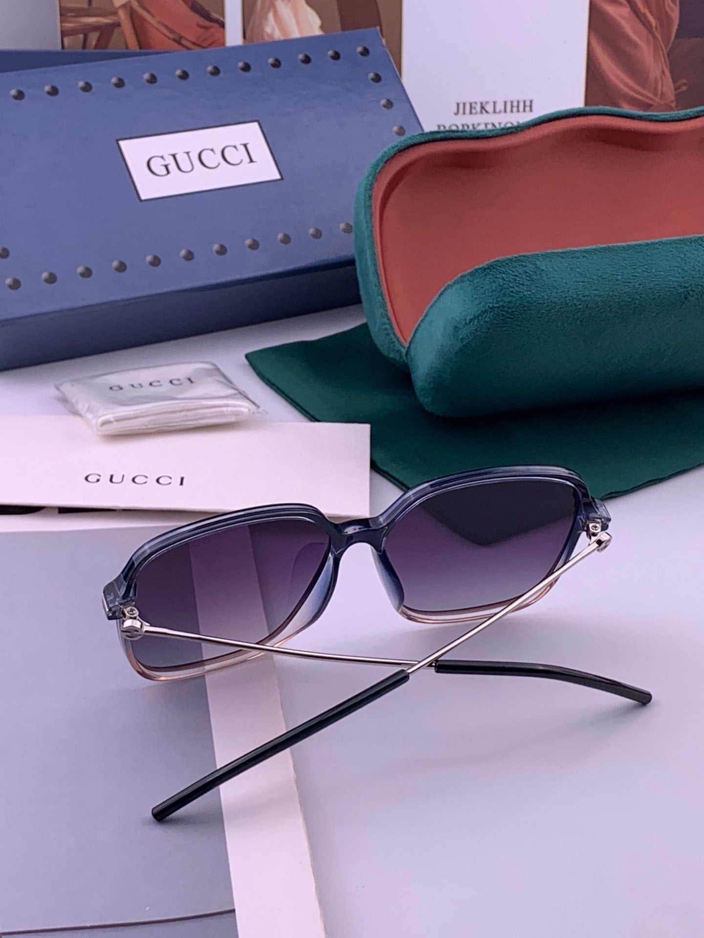 GUCCI 26S SQUARE FRAME IN ACETATE 426571