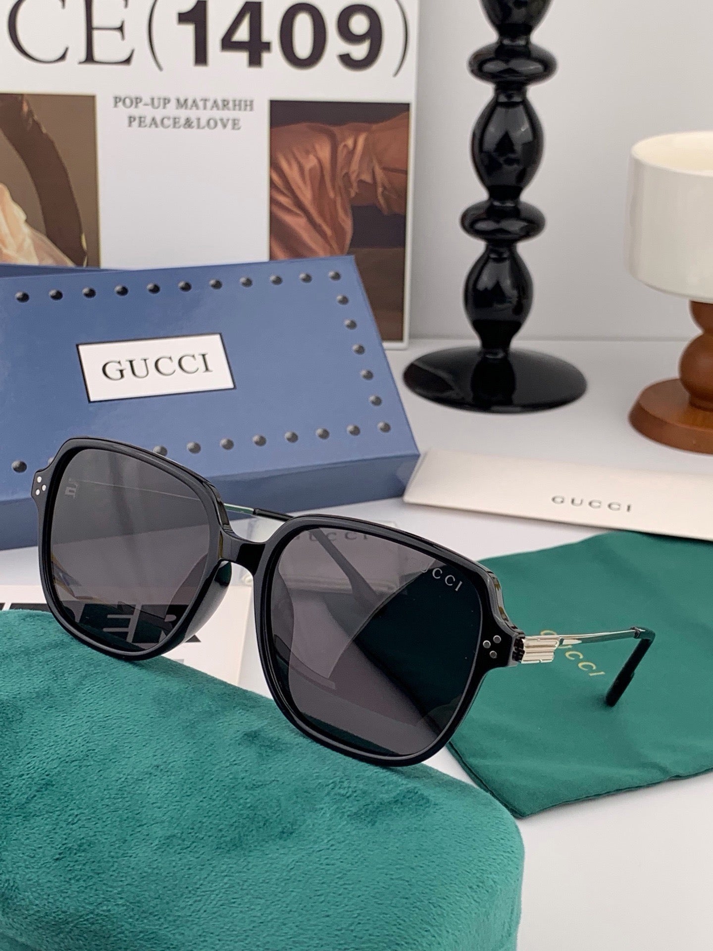 GUCCI 26S SQUARE FRAME IN METAL 426580