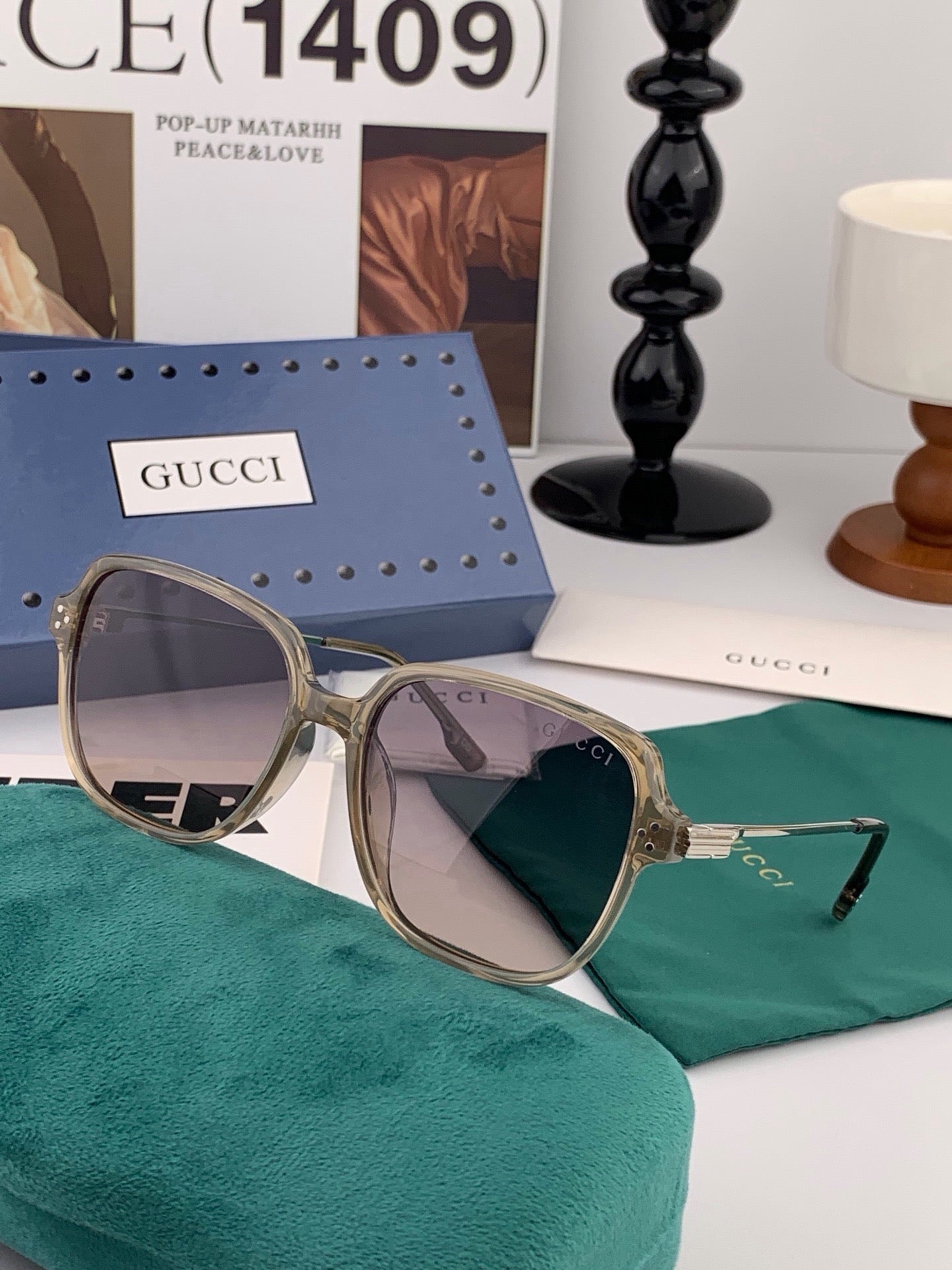 GUCCI 26S SQUARE FRAME IN METAL 426580