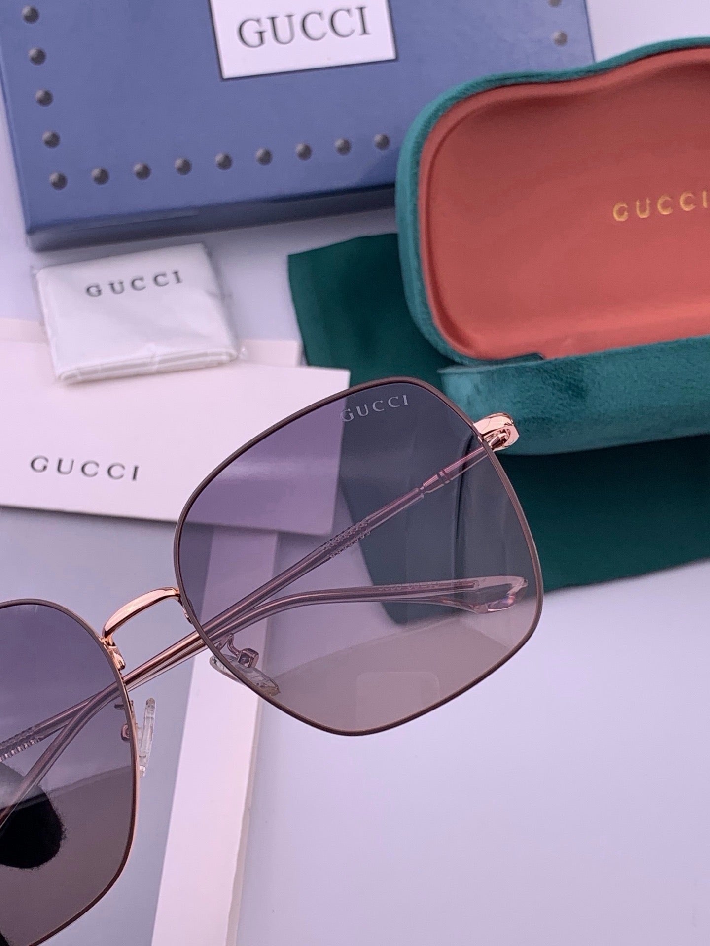 GUCCI 26S SQUARE FRAME IN METAL 426414