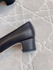 PUMP ROUNG TOE IN BLACK SHEEPSKIN