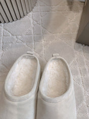 ALASKA SLIPPER IN WHITE SUEDE