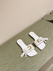CHLOÉ 26S SLIDE SANDALS IN WHITE LAMBSKIN