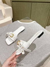 CHLOÉ 26S SLIDE SANDALS IN WHITE LAMBSKIN