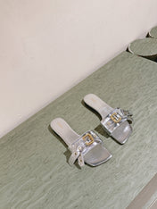 CHLOÉ 26S SLIDE SANDALS IN SILVER LAMBSKIN
