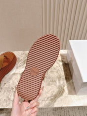 CHLOÉ 26S PLATFORM FLIP-FLOPS IN BROWN LAMBSKIN