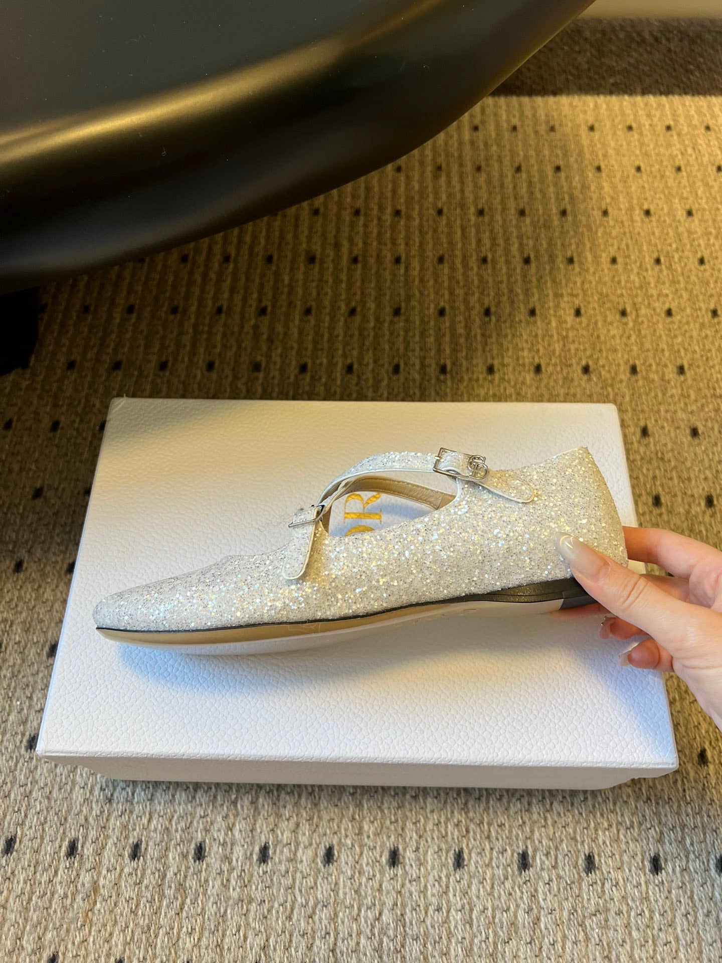DIOR 26S BALLET FLAT IN WHITE LAMINATED LAMBSKIN AND GLITTER