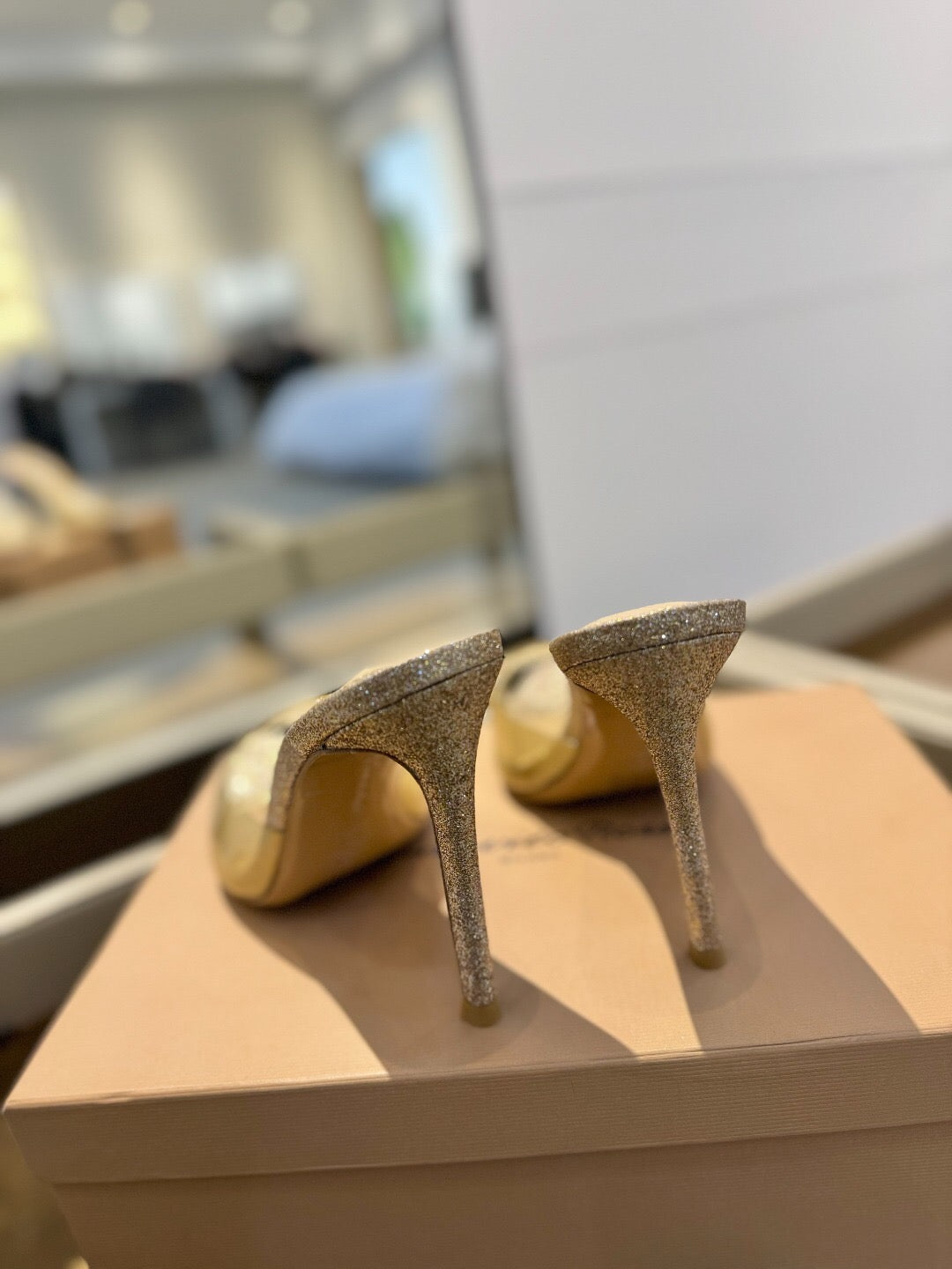GIANVITO ROSSI 26S POINTED-TOE HIGH-HEEL SANDALS 105 MM IN CHAMPAGNE GOLD GLITTER FABRIC