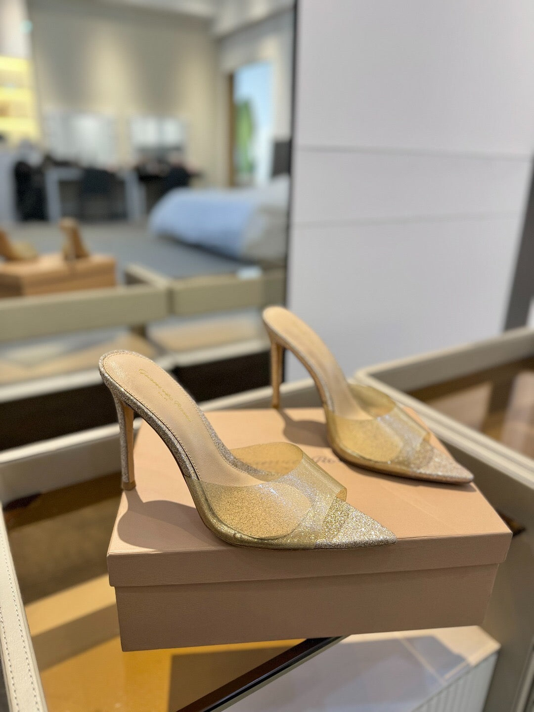 GIANVITO ROSSI 26S POINTED-TOE HIGH-HEEL SANDALS 105 MM IN CHAMPAGNE GOLD GLITTER FABRIC