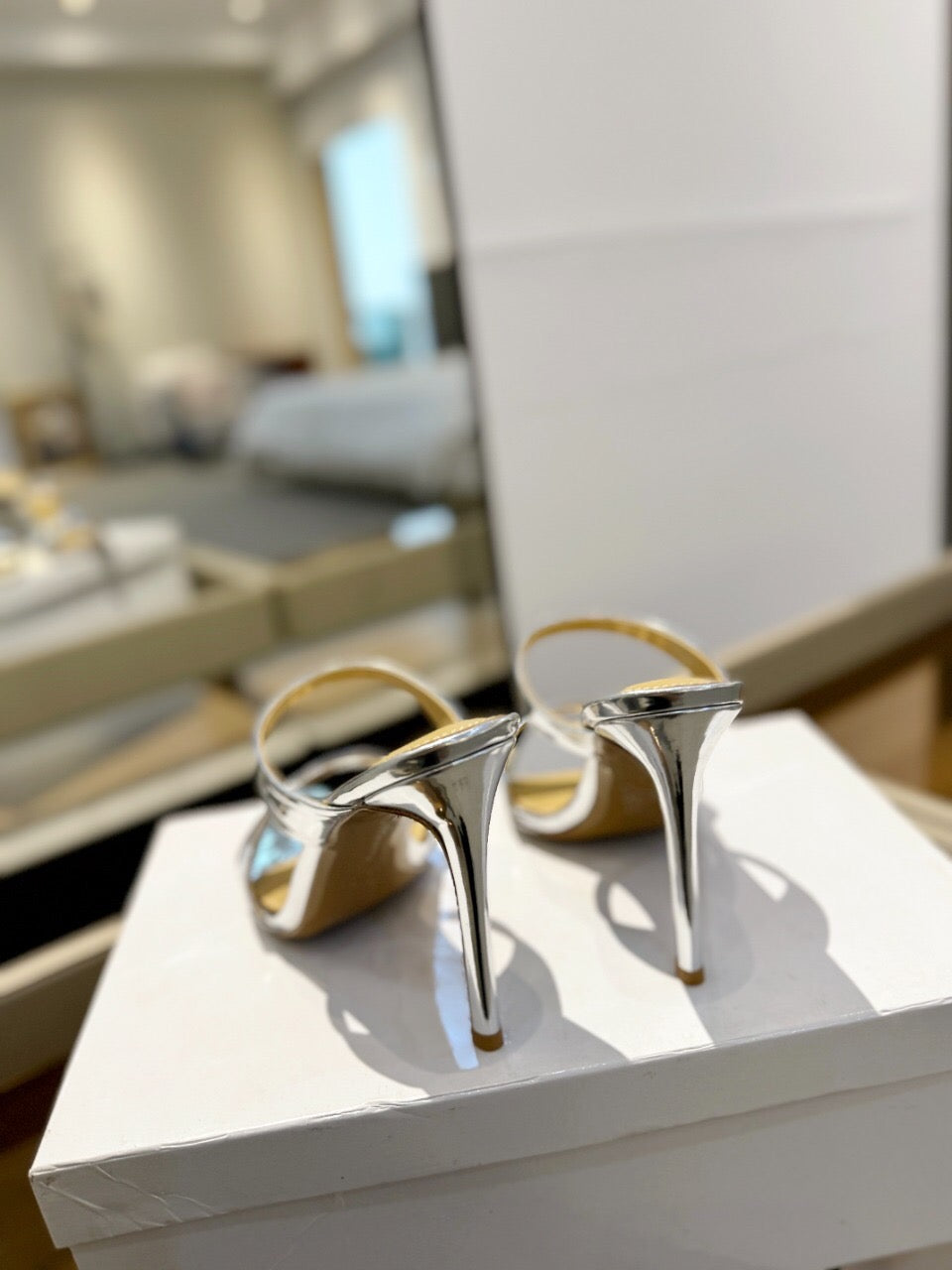 GIANVITO ROSSI 26S POINTED-TOE HEELED SANDALS 105 MM IN SILVER PATENT CALFSKIN