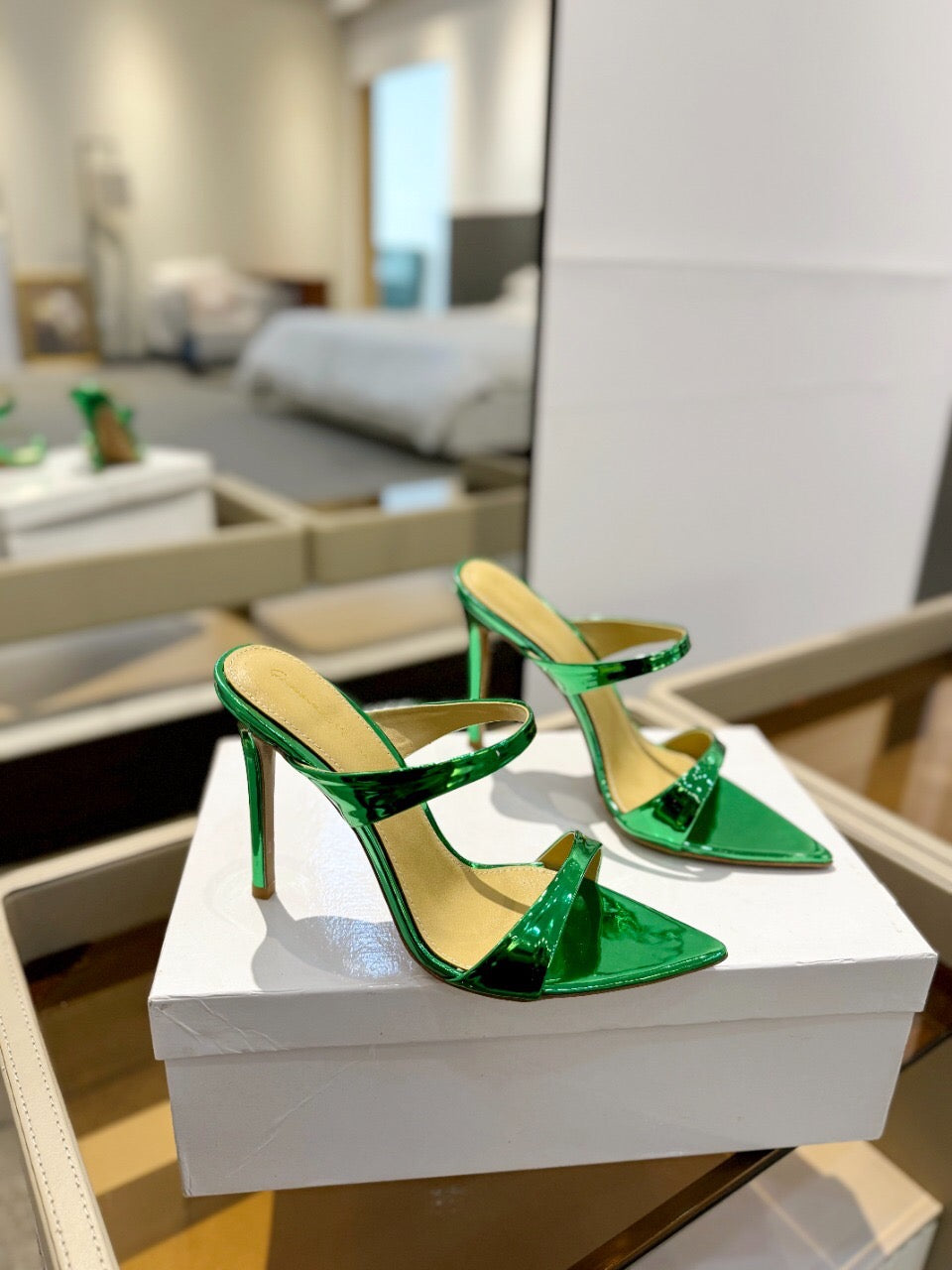 GIANVITO ROSSI 26S POINTED-TOE HEELED SANDALS 105 MM IN GREEN PATENT CALFSKIN