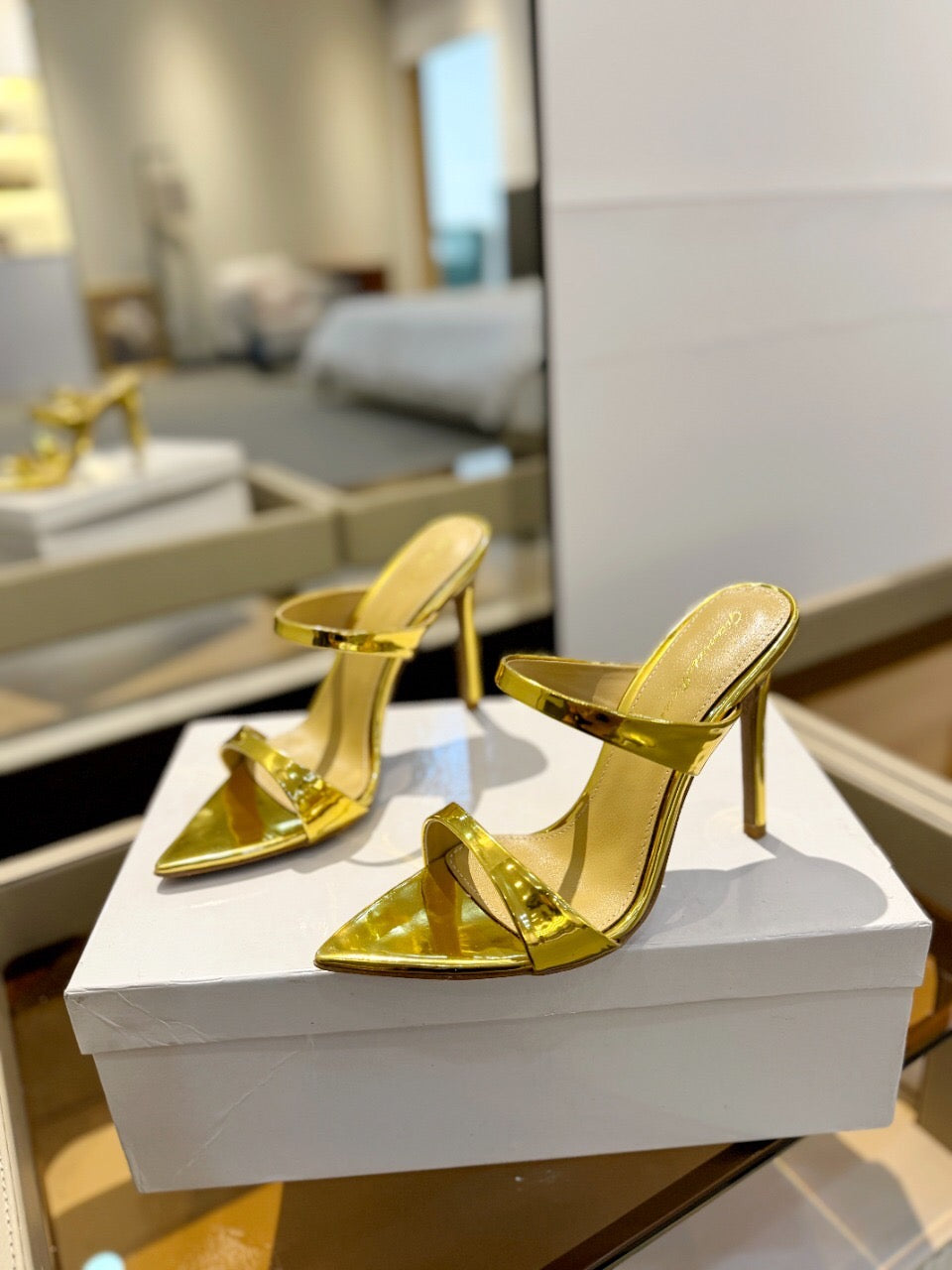GIANVITO ROSSI 26S POINTED-TOE HEELED SANDALS 105 MM IN GOLD PATENT CALFSKIN
