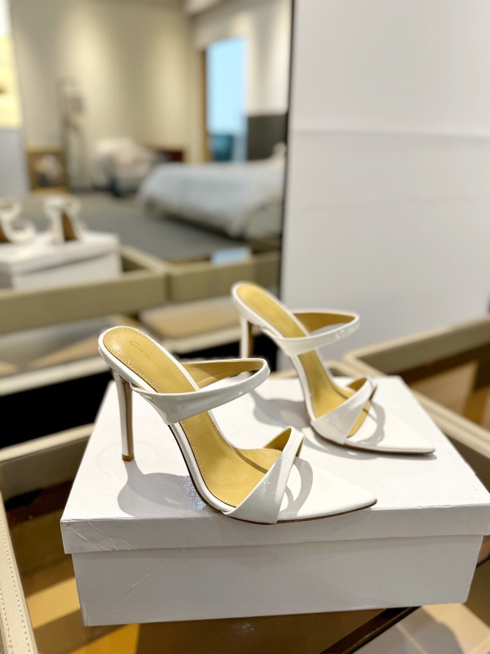 GIANVITO ROSSI 26S POINTED-TOE HEELED SANDALS 105 MM IN WHITE CALFSKIN
