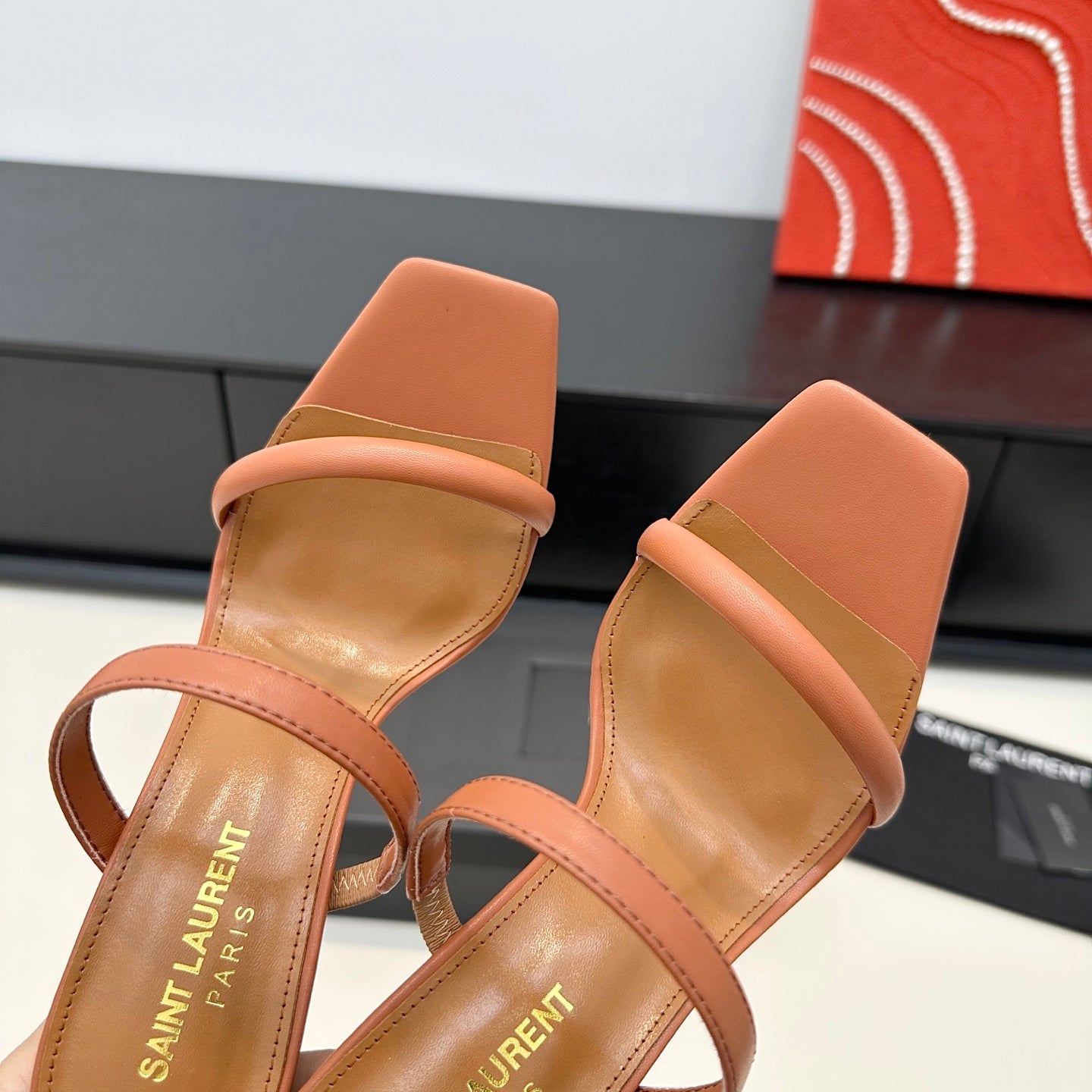 YSL 26S DOUBLE-STRAP HEELED SANDALS 100 MM IN LIGHT BROWN CALFSKIN