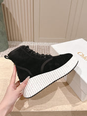 CHLOÉ 26S PLATFORM SOLE BOOTS 68 MM IN BLACK SUEDE
