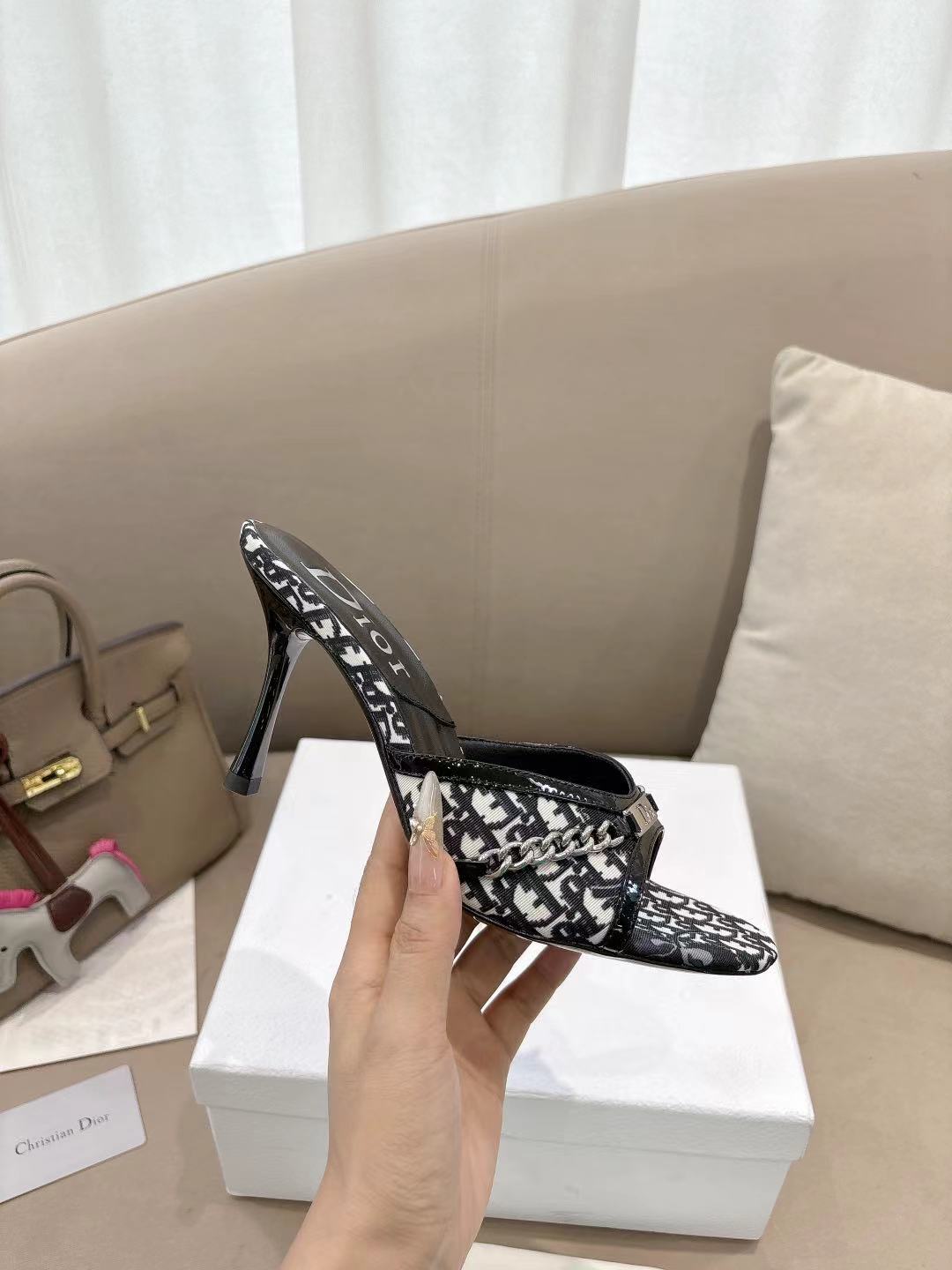 DIOR 26S KITTEN HEEL SLIDE SANDALS 85MM IN BLACK MONOGRAM CANVAS CALFSKIN CHAIN STRAP