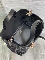 MEDIUM 28 TOUJOURS BAG IN BLACK MIX WHITE CANNAGE TWEED WITH GOLD HARDWARE