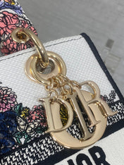 DIOR 25S SMALL LADY D-LITE BAG 24 IN WHITE RED DIOR STAR EMBROIDERY