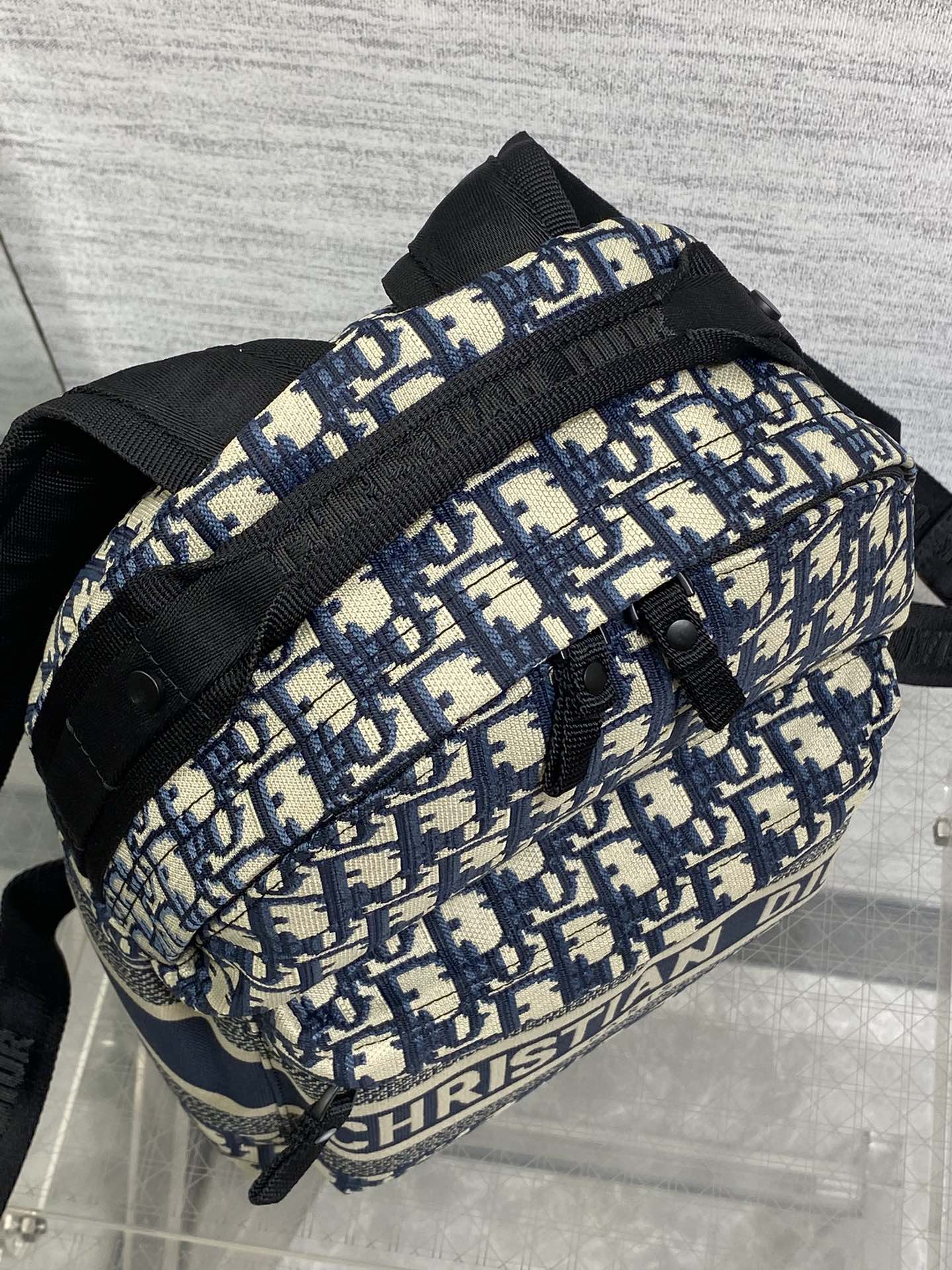 DIOR 25S TRAVEL BACKPACK 31 IN BLUE CANVAS OBLIQUE JACQUARD