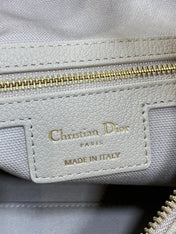 DIOR 25S VOYAGE BAG 34 IN POWDER BEIGE FLAT MACROCANNAGE GRAINED CALFSKIN