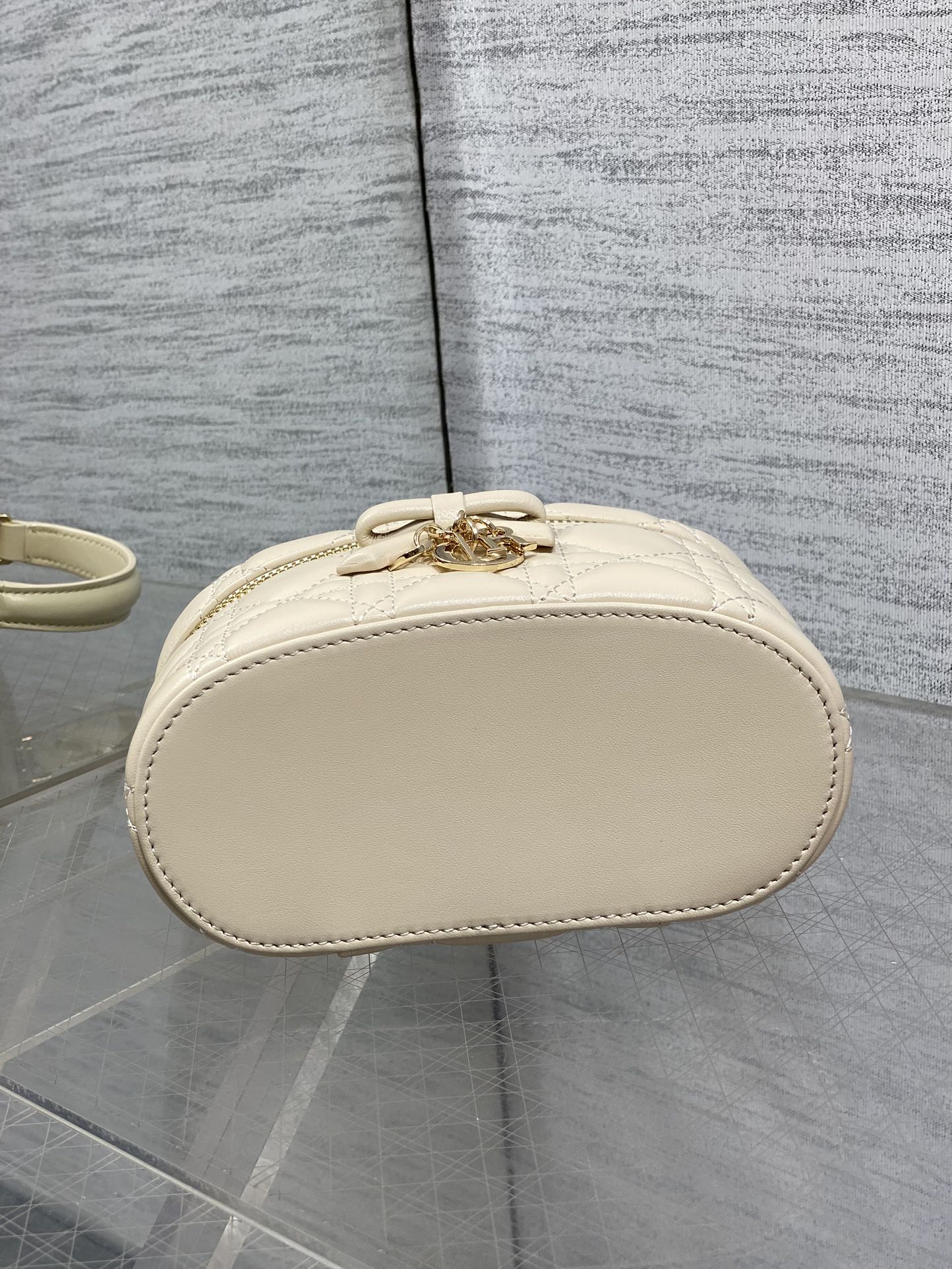 DIOR 26S MINI VANITY 17 IN BEIGE LAMBSKIN