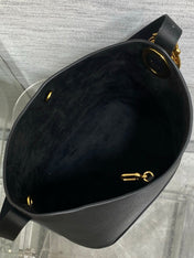 DIOR 26S MEDAILLON BUCKET BAG 26 IN BLACK CALFSKIN