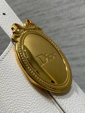 DIOR 26S MEDAILLON BUCKET BAG 26 IN WHITE CALFSKIN