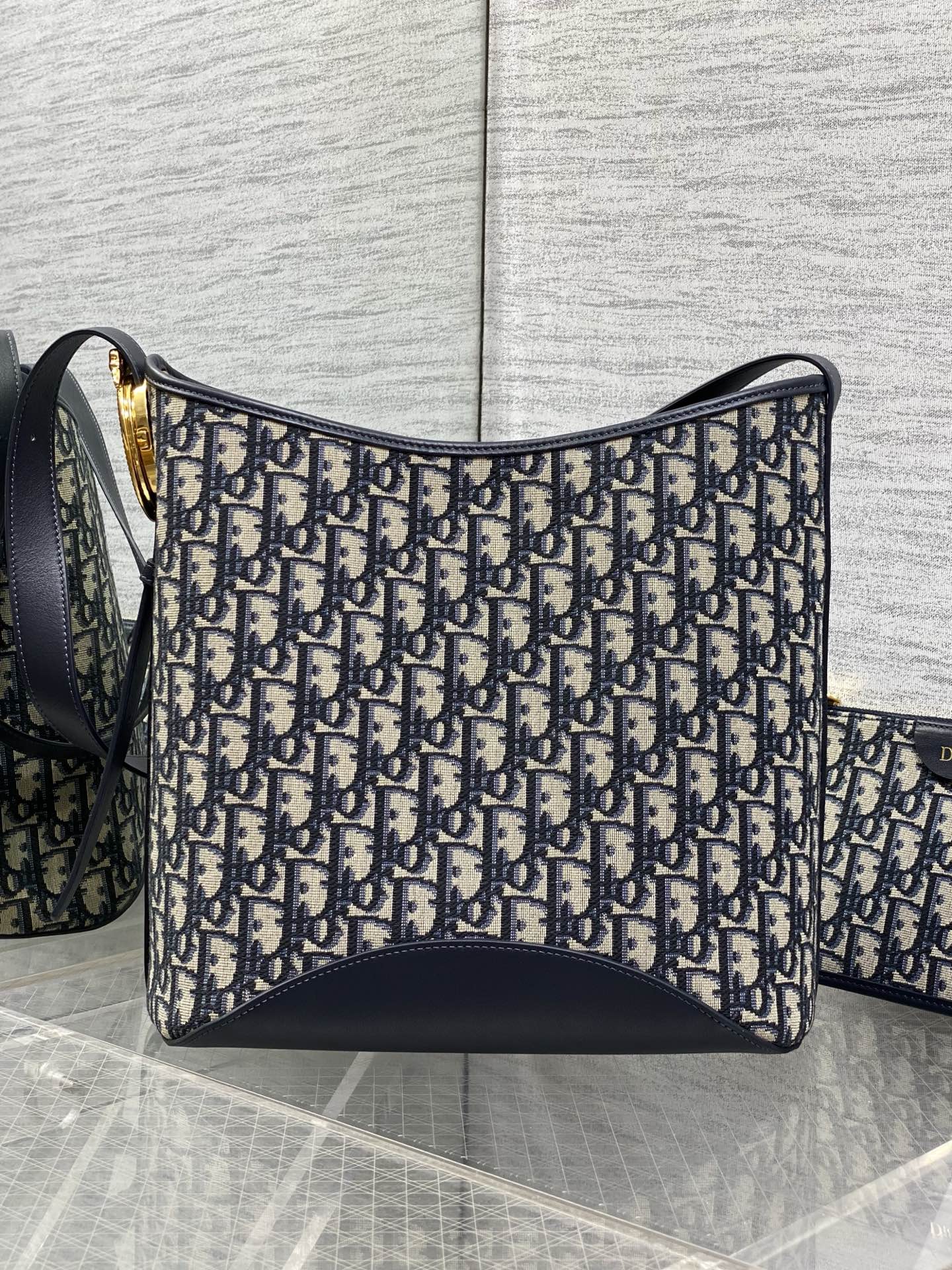 DIOR 26S MEDAILLON BUCKET BAG 26 IN BLACK OBLIQUE JACQUARD