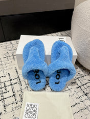 LW SHEARLING THONG SLIPPER IN LAPIS