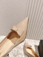 CC HIGH HEEL PUMPS 25S IN BEIGE LAMBSKIN WITH BOW ATTACHED