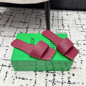 BOTTEGA VENETA 26S SQUARE-TOE WOVEN-STRAP SANDALS IN RED LAMBSKIN