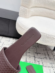 BOTTEGA VENETA 26S SQUARE-TOE WOVEN-STRAP SANDALS IN DARK BROWN LAMBSKIN